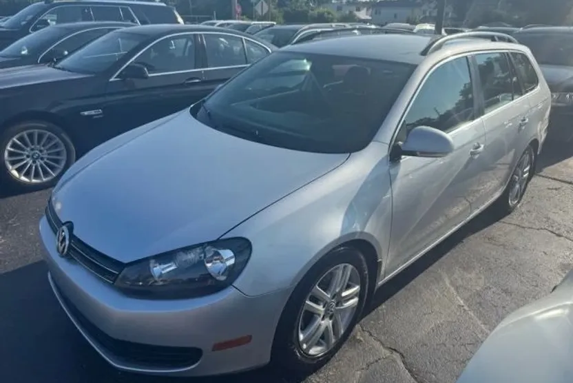 2012 Volkswagen Jetta SportWagen 2.0 TDI Sport photo 1