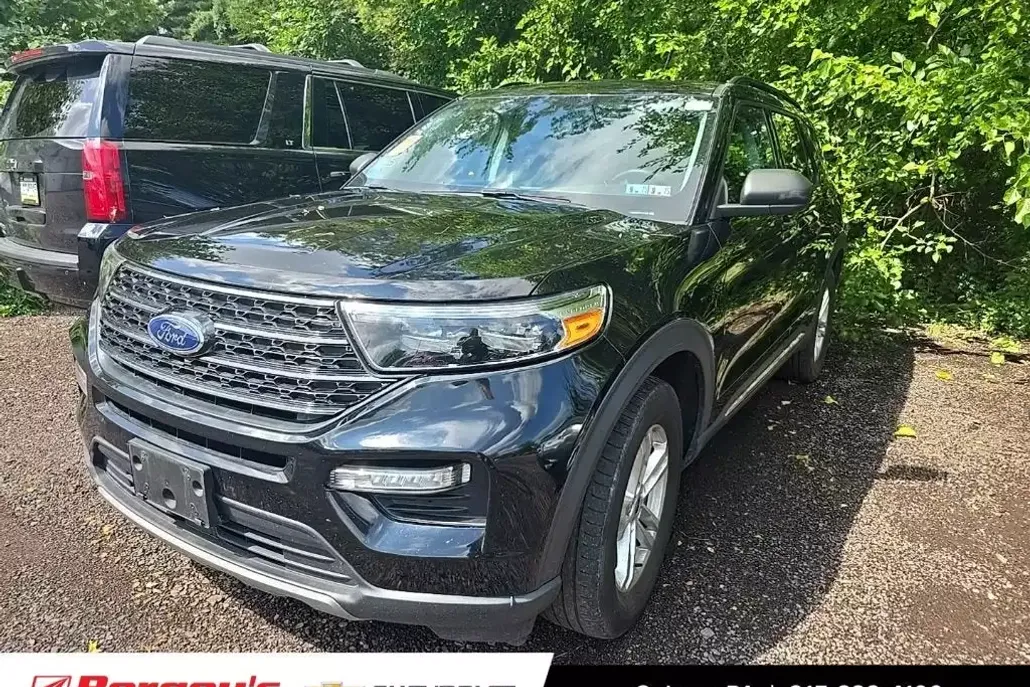 2021 Ford Explorer XLT photo 1