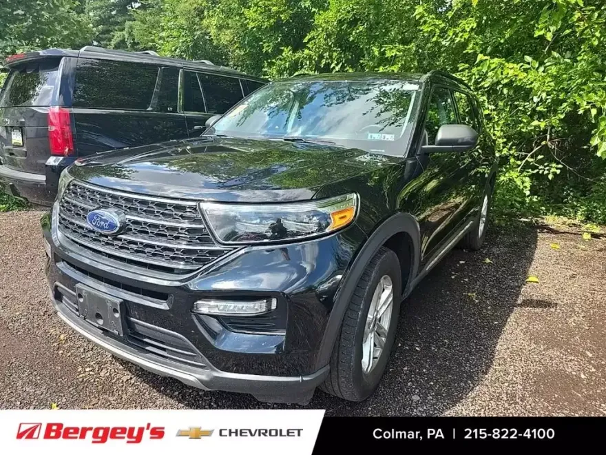 2021 Ford Explorer XLT photo 1