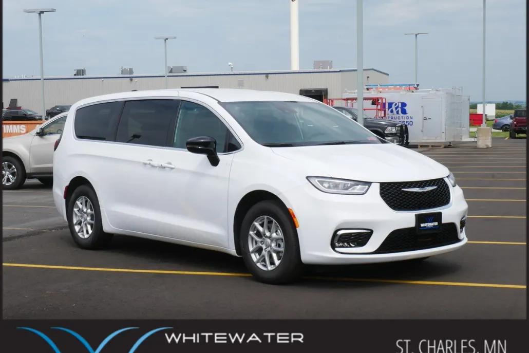 2025 Chrysler Pacifica photo 1