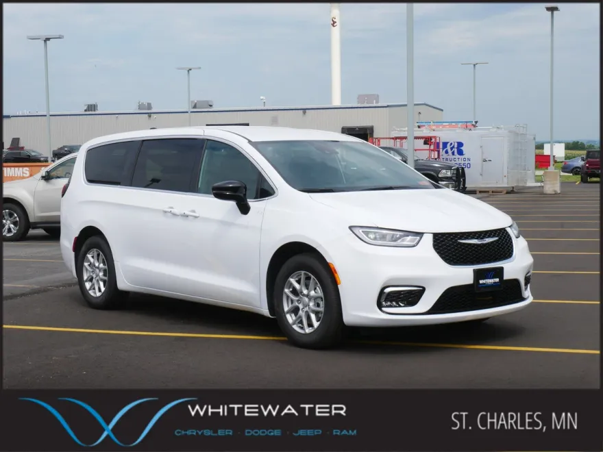 2025 Chrysler Pacifica photo 1