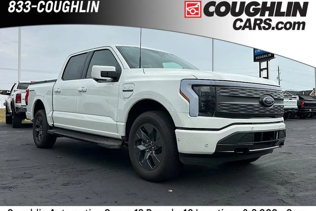 2022 Ford F-150 Lightning Lariat photo 1
