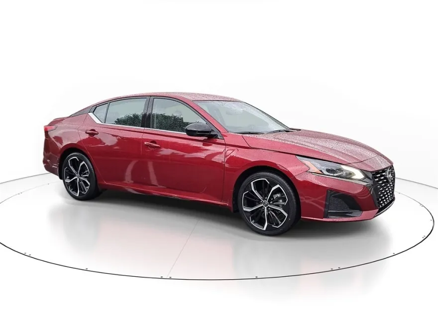 2023 Nissan Altima 2.5 SR photo 1