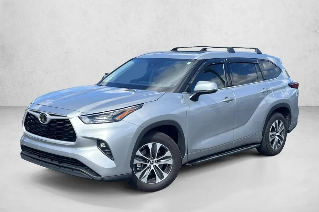 2022 Toyota Highlander XLE photo 1