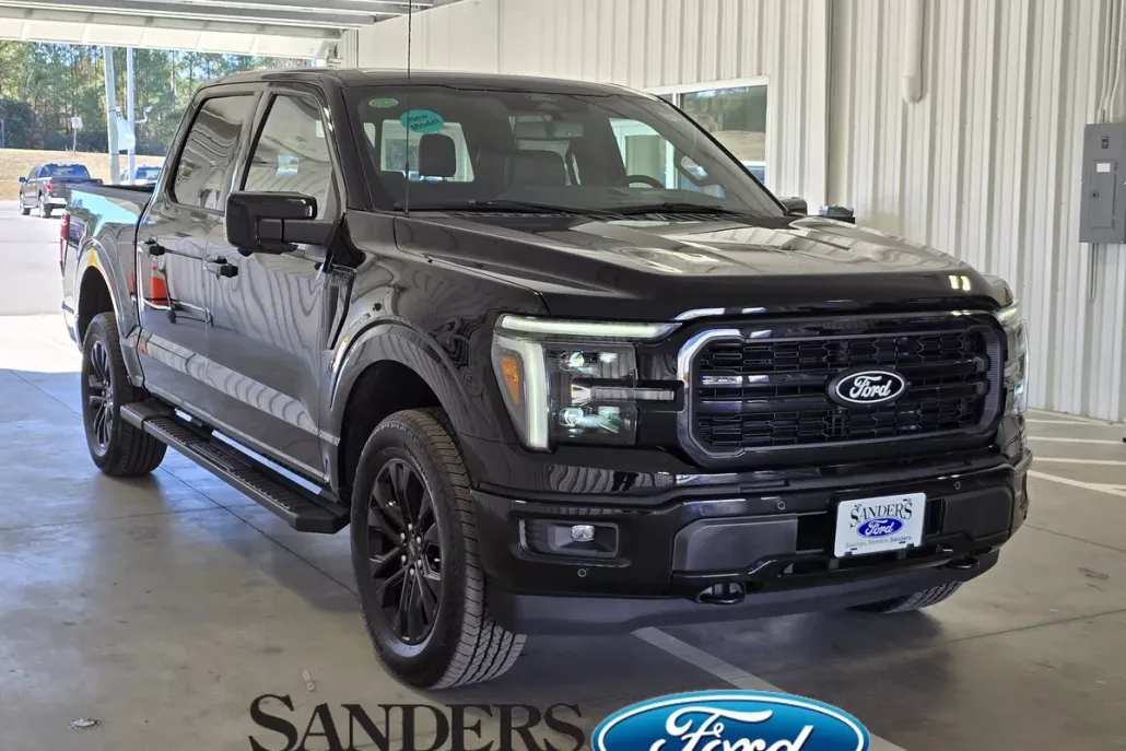 2025 Ford F-150 Lariat photo 1