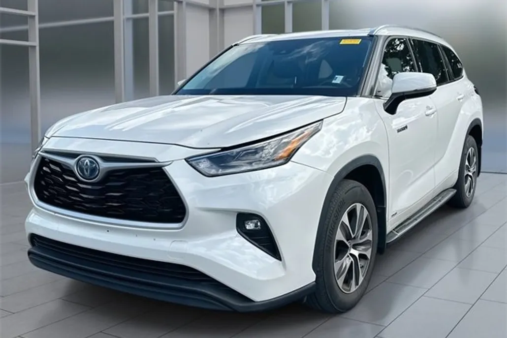 2021 Toyota Highlander Hybrid XLE photo 1