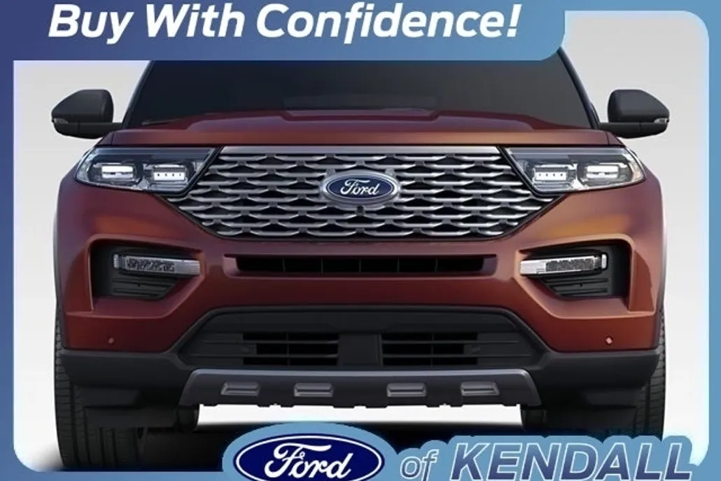 2023 Ford Explorer XLT photo 1