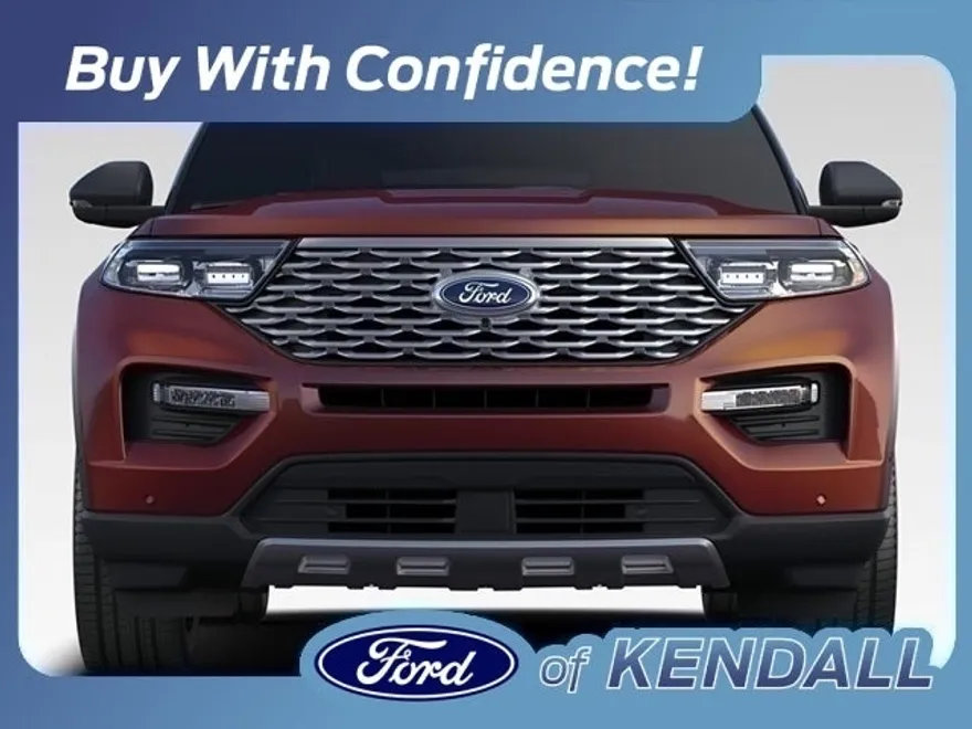 2023 Ford Explorer XLT photo 1