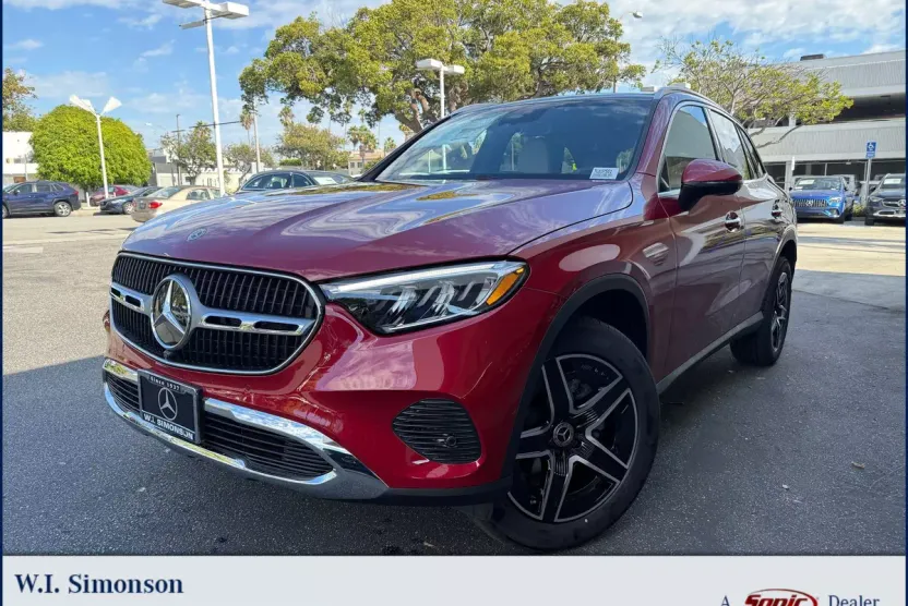 2026 Mercedes Benz GLC 300 photo 1