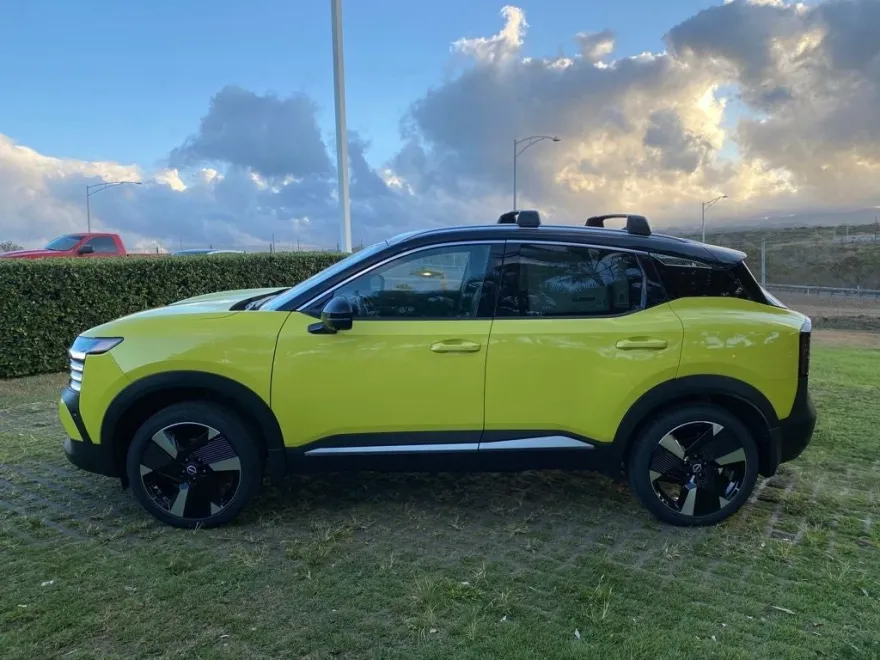 2026 Nissan Kicks SR photo 1