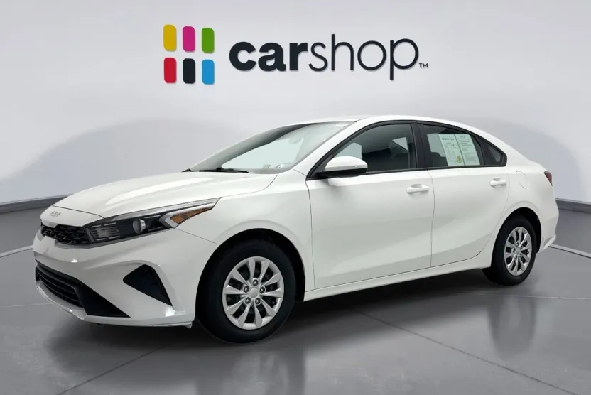 2022 Kia Forte FE photo 1