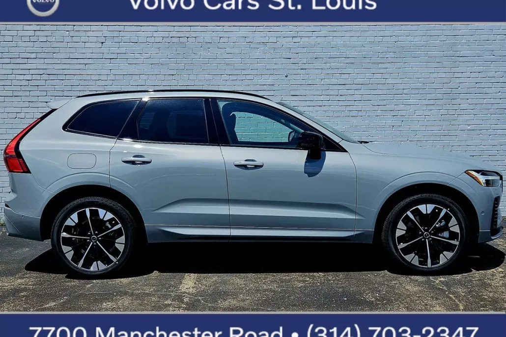 2026 Volvo XC60 Hybrid Plus photo 1
