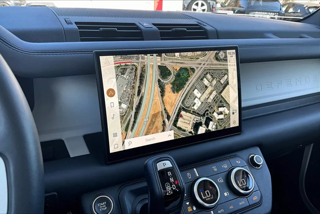 2025 Land Rover Defender 110 S photo 1