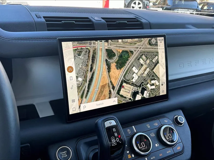 2025 Land Rover Defender 110 S photo 1