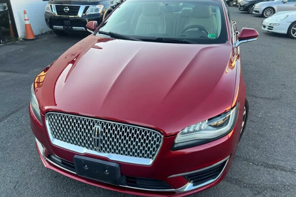 2017 Lincoln MKZ Reserve photo 1
