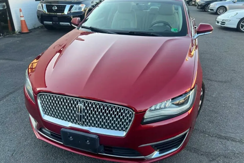 2017 Lincoln MKZ Reserve photo 1