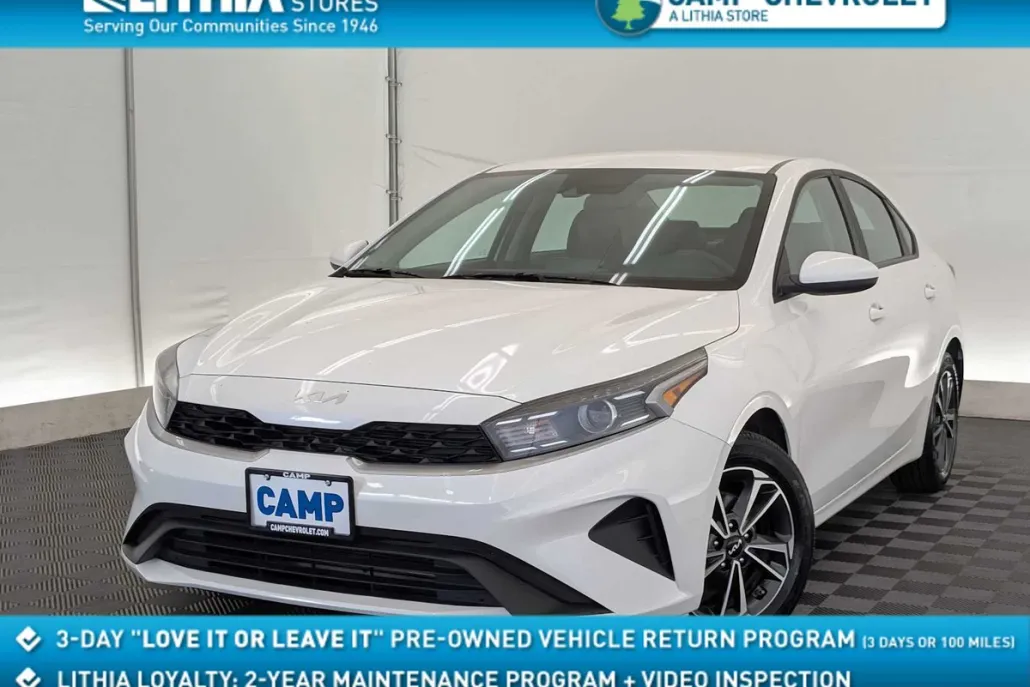 2024 Kia Forte LXS photo 1