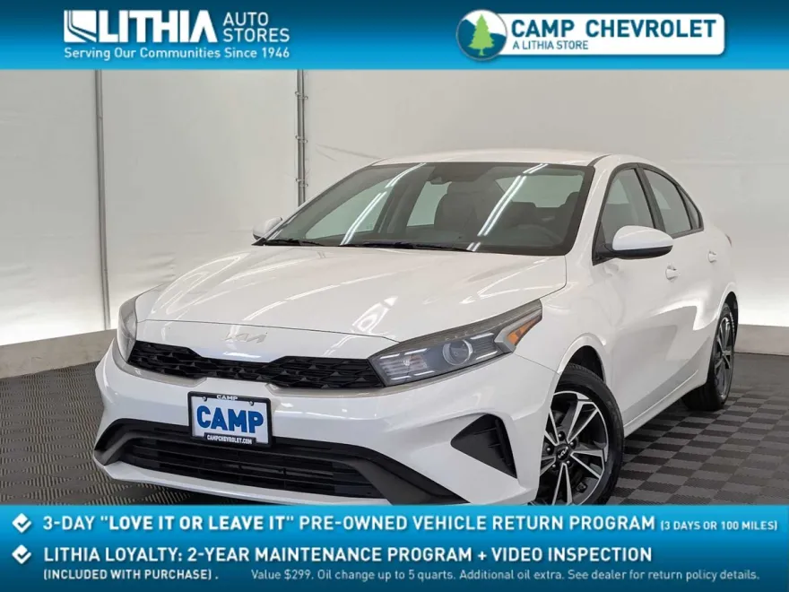 2024 Kia Forte LXS photo 1