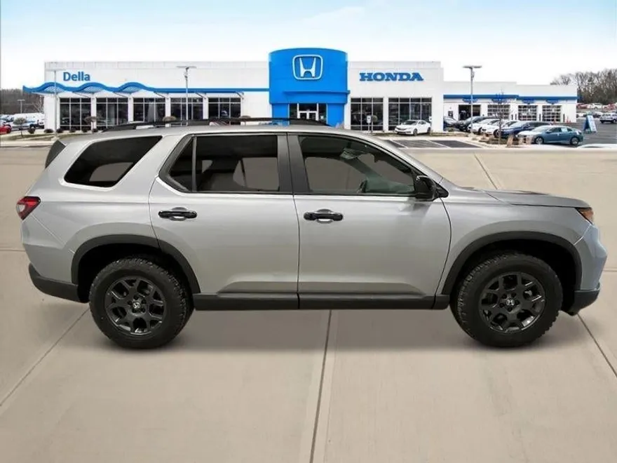 2025 Honda Pilot TrailSport photo 1
