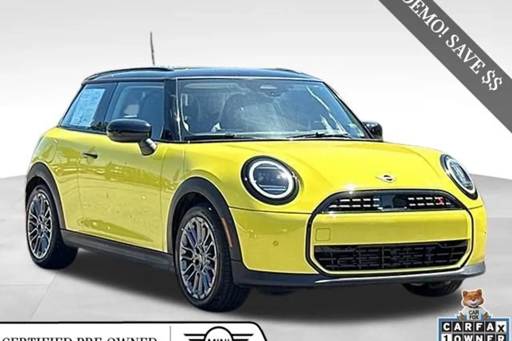 2025 Mini Cooper Signature photo 1