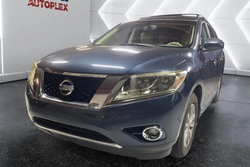 2013 Nissan Pathfinder SL photo 1