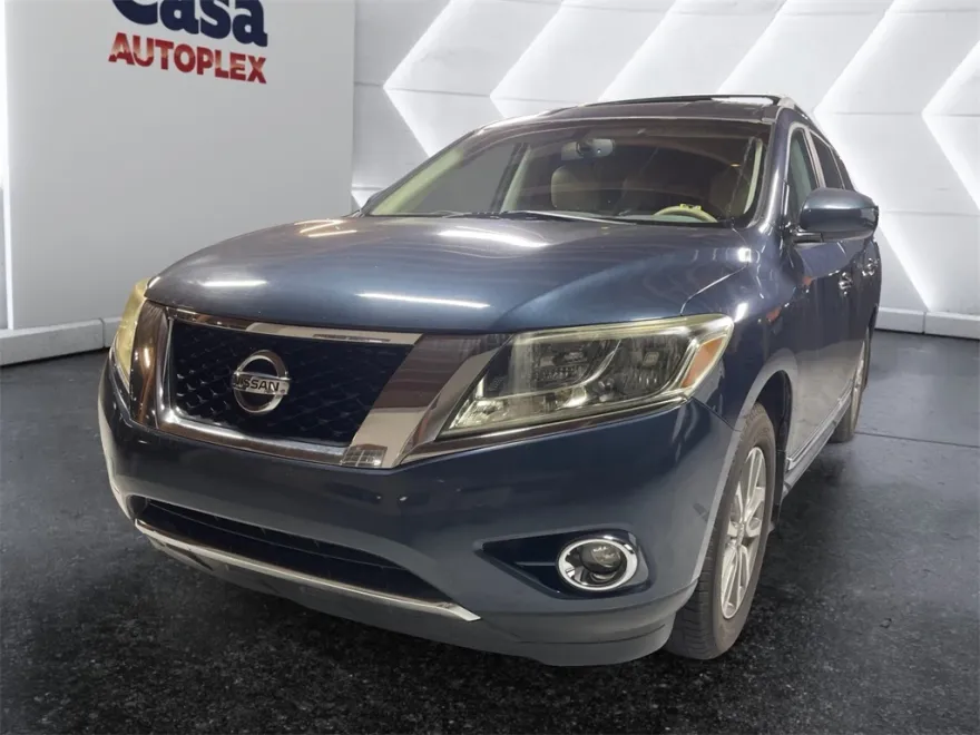 2013 Nissan Pathfinder SL photo 1