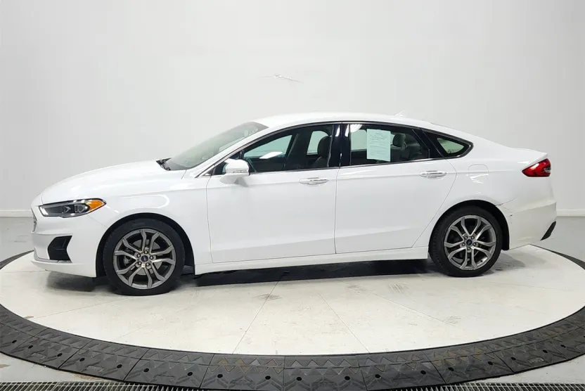 2019 Ford Fusion SEL photo 1