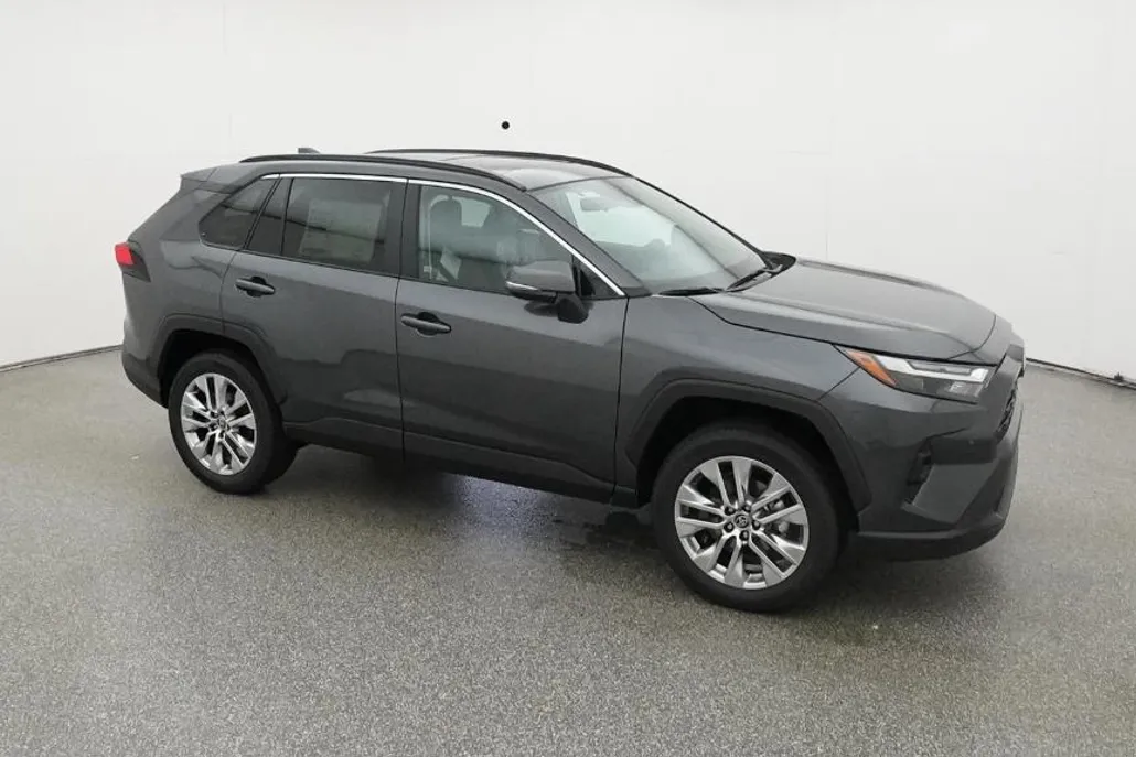 2025 Toyota RAV4 XLE Premium photo 1