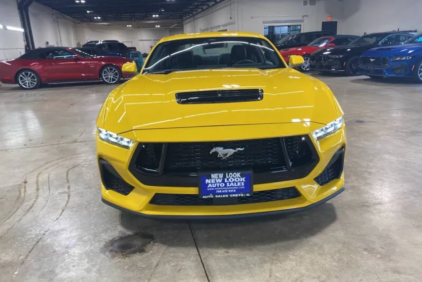 2024 Ford Mustang GT photo 1