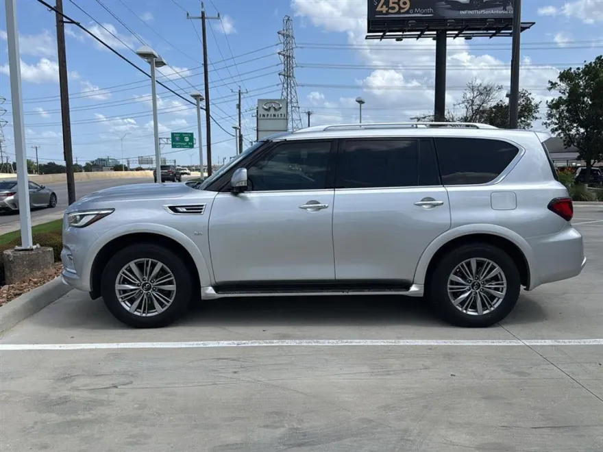 2019 Infiniti QX80 Luxe photo 1