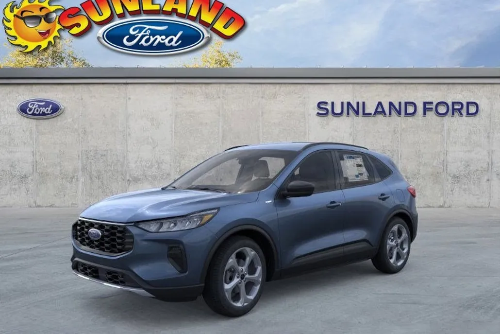 2025 Ford Escape ST-Line photo 1