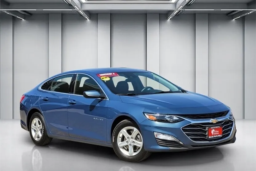 2024 Chevrolet Malibu 1LT photo 1