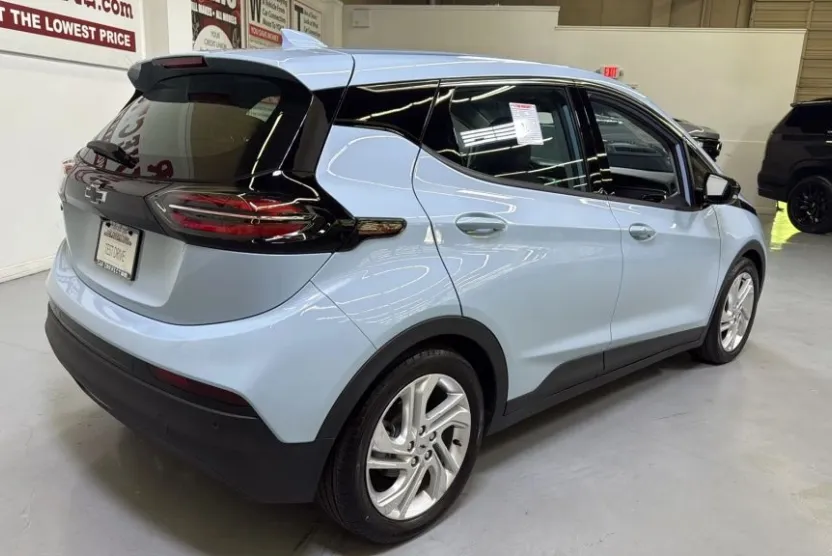 2023 Chevrolet Bolt EV 1LT photo 1