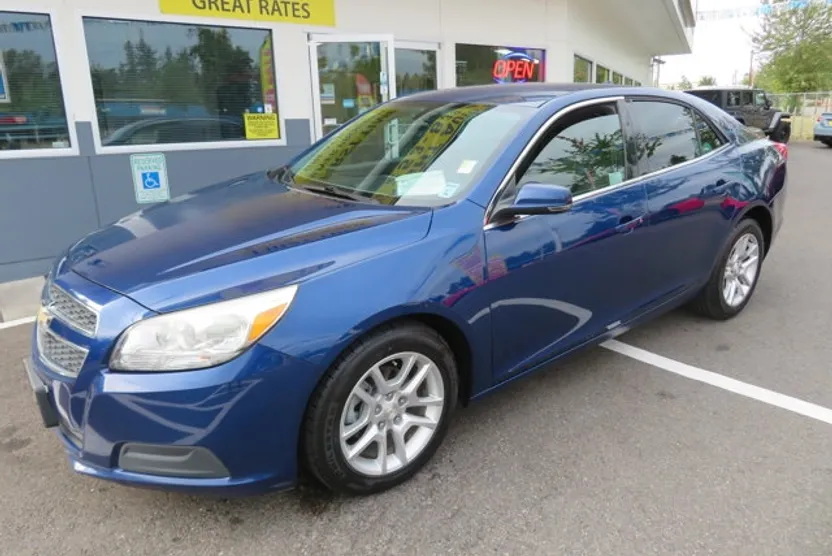 2013 Chevrolet Malibu 1LT photo 1