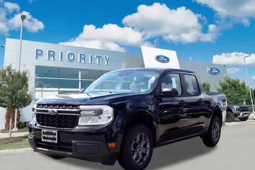 2022 Ford Maverick XLT photo 1