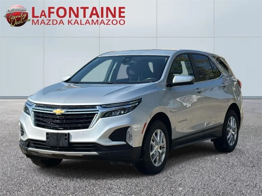 2022 Chevrolet Equinox LT photo 1