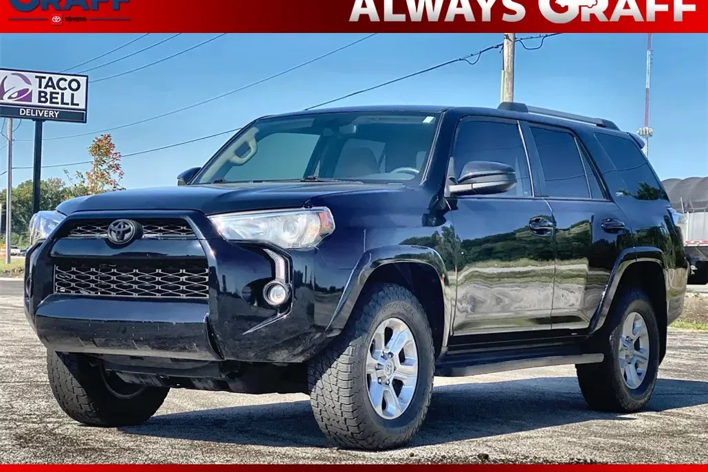 2019 Toyota 4Runner SR5 photo 1