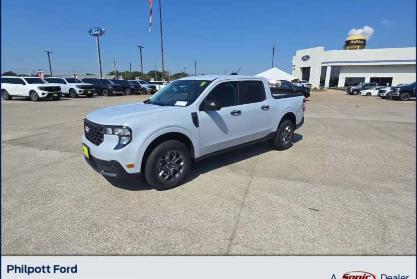 2025 Ford Maverick XLT photo 1