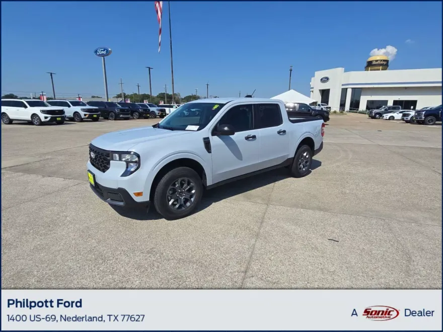 2025 Ford Maverick XLT photo 1