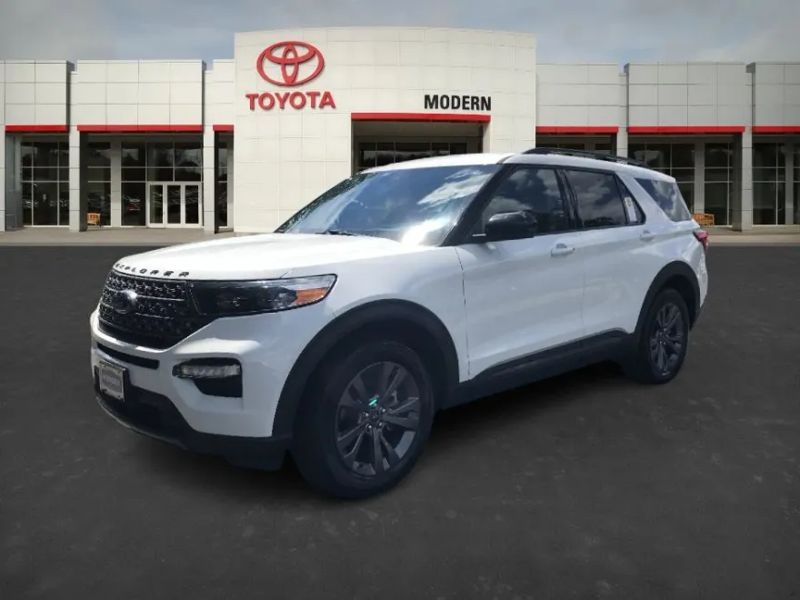 2022 Ford Explorer XLT photo 1