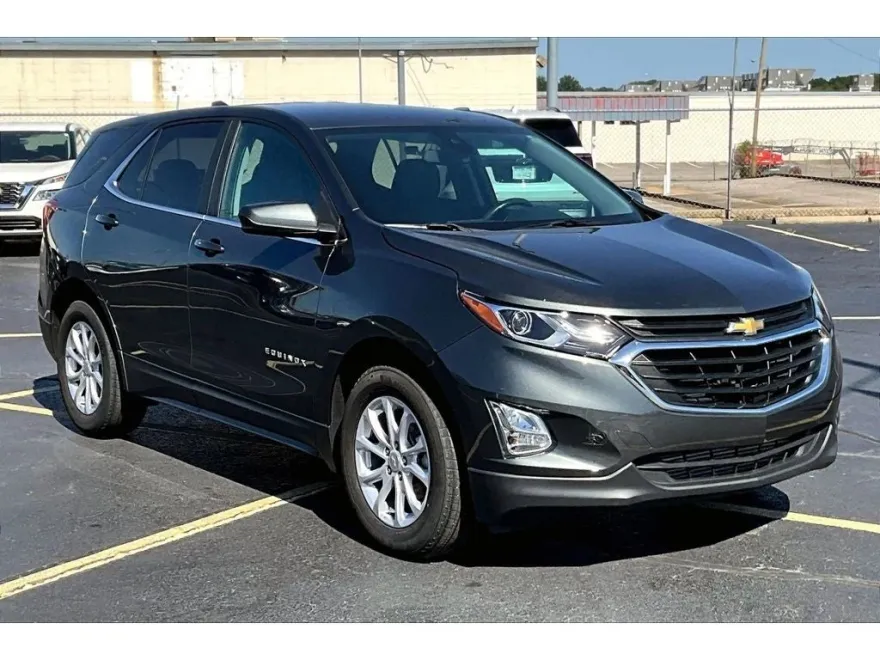 2021 Chevrolet Equinox LT photo 1