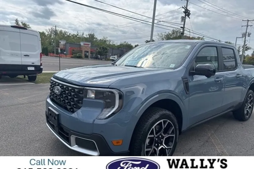 2025 Ford Maverick Lariat photo 1