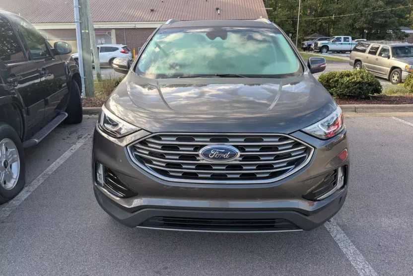 2020 Ford Edge SEL photo 1
