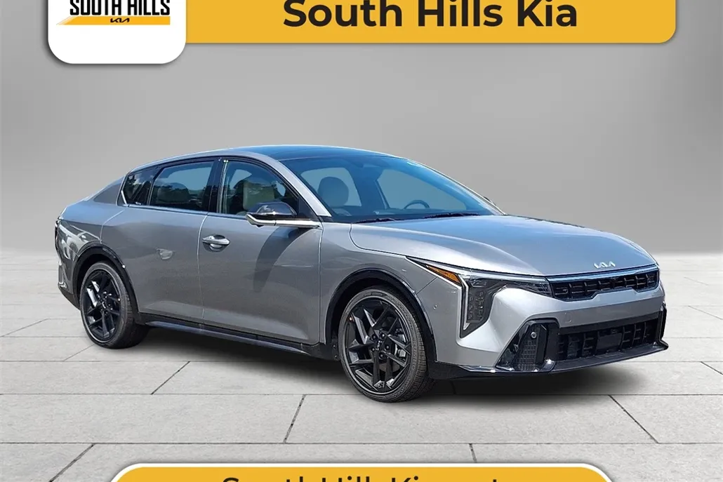 2025 Kia K4 GT-Line Turbo photo 1