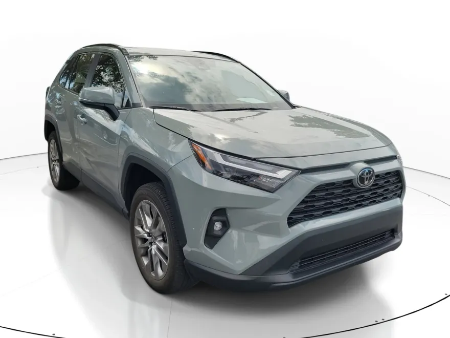 2023 Toyota RAV4 XLE Premium photo 1