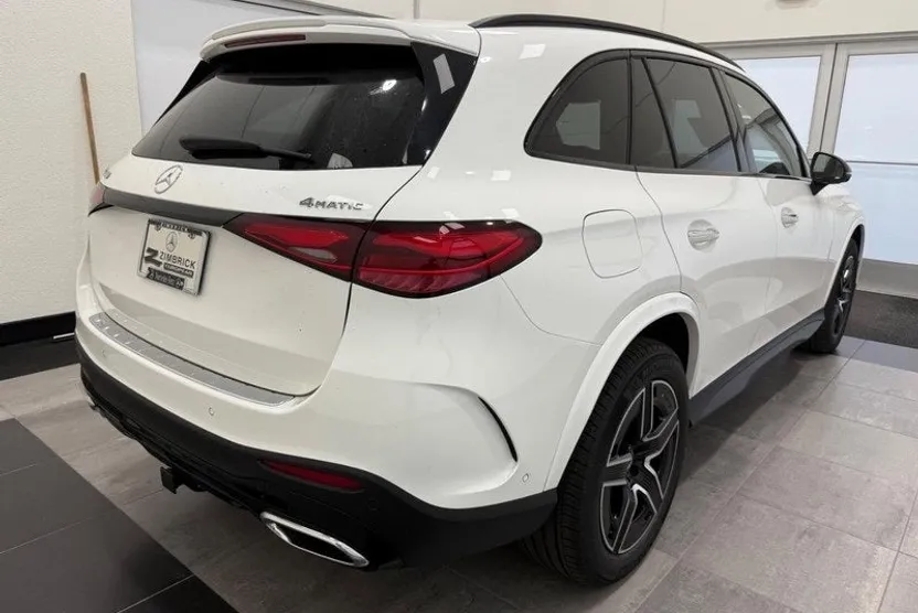 2026 Mercedes Benz GLC 300 4MATIC photo 1