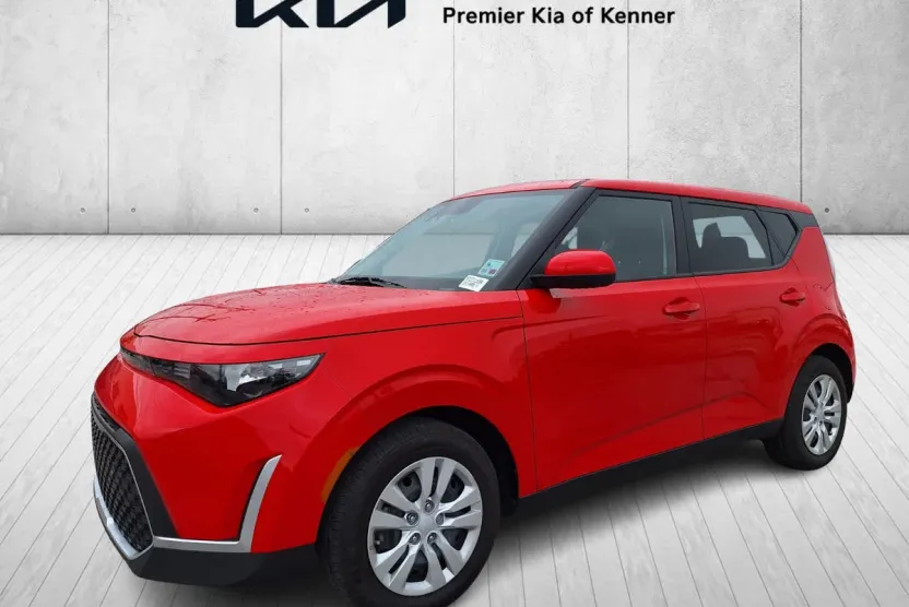 2023 Kia Soul LX photo 1