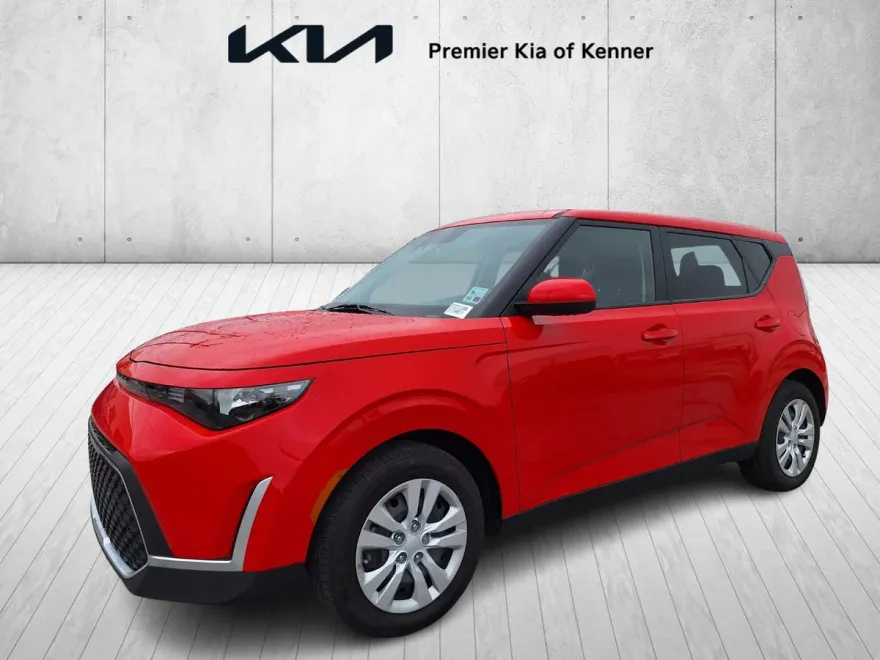 2023 Kia Soul LX photo 1
