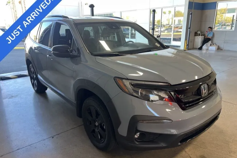 2022 Honda Pilot TrailSport photo 1