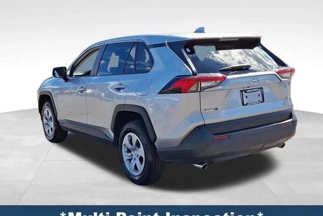 2024 Toyota RAV4 LE photo 1